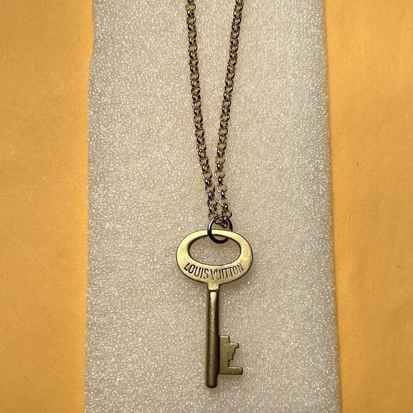 LOUIS VUITTON Vintage Steamer Trunk Skeleton Luggage Key # 124572 - Picture 3 of 4